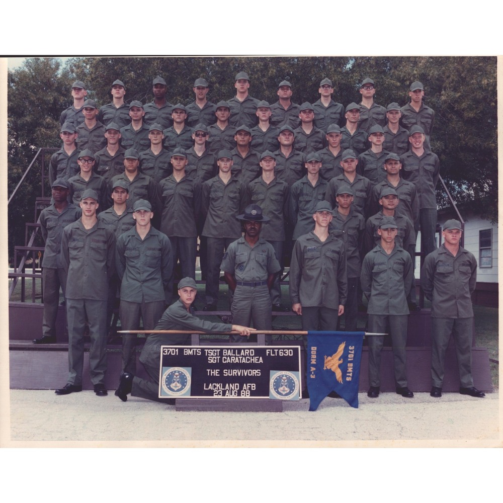 Vintage 1988 Lackland AFB 3701 BMTS Flight 630 The Survivors Photo 11x14 USAF - Picture 1 of 1